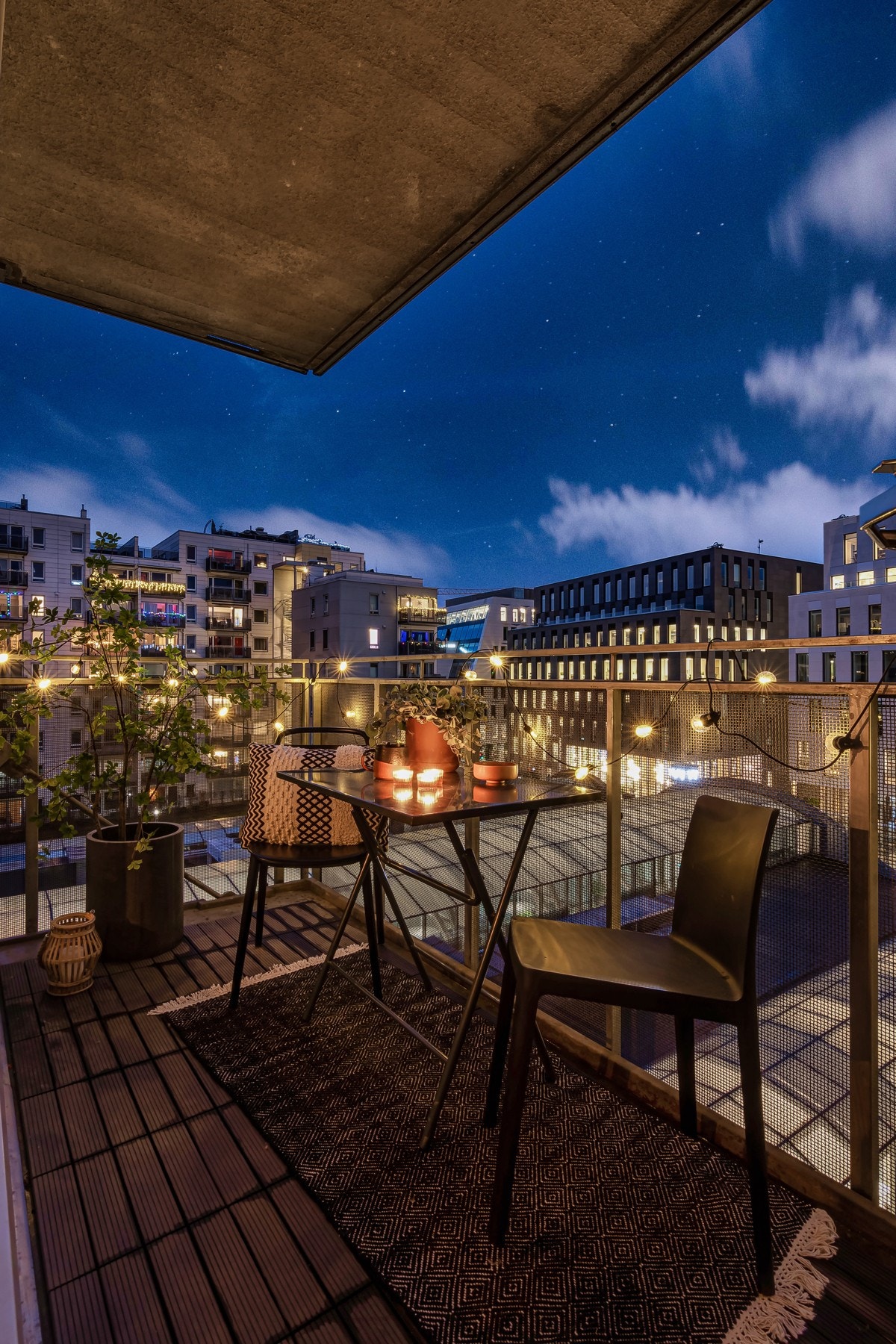 Her er det god plass til utemøblement, grill og flere gjester! Galleribilde