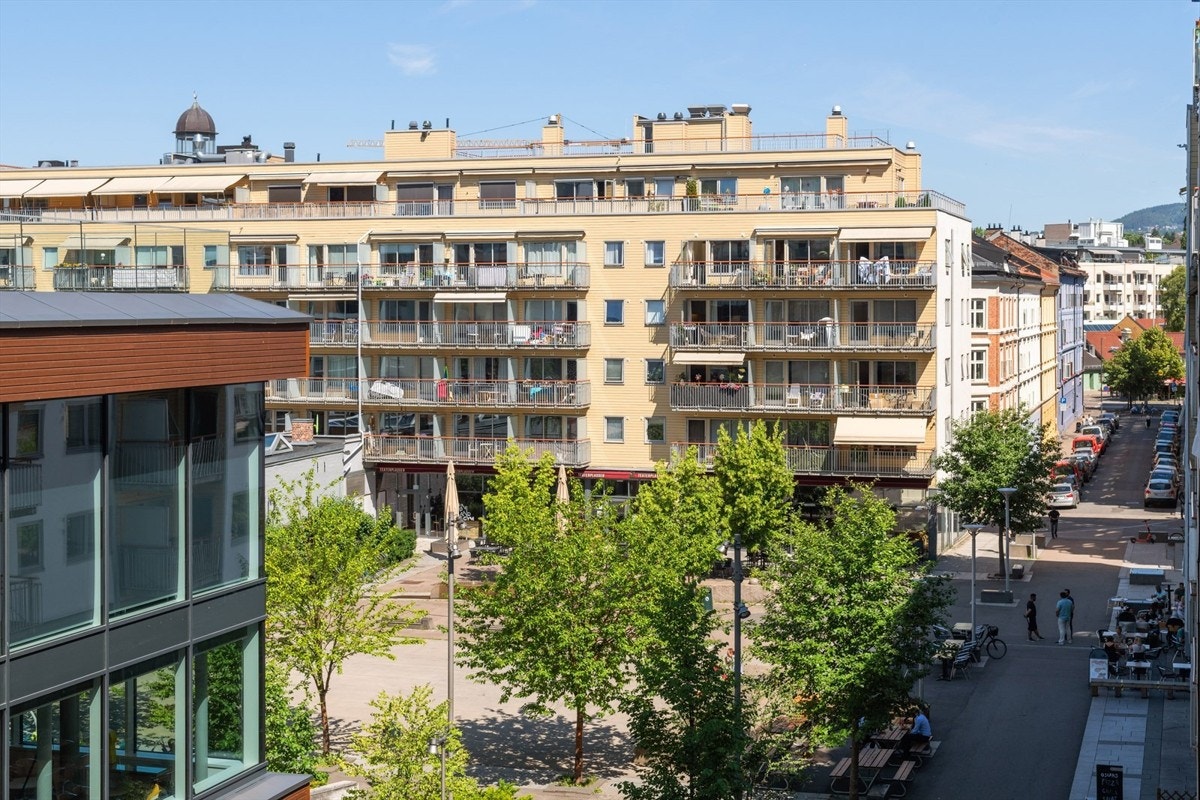 På Teaterplassen finner du noen av byens beste spisesteder og uteserveringer. Innvester i en bolig i et spennden område i stor utvikling! Galleribilde