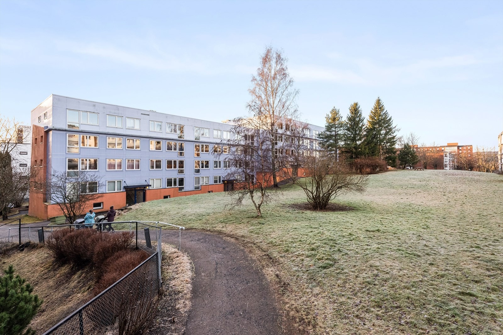 Kollektivet er et sosialt og veldrevet borettslag beliggende i rolige og grønne omgivelser Galleribilde