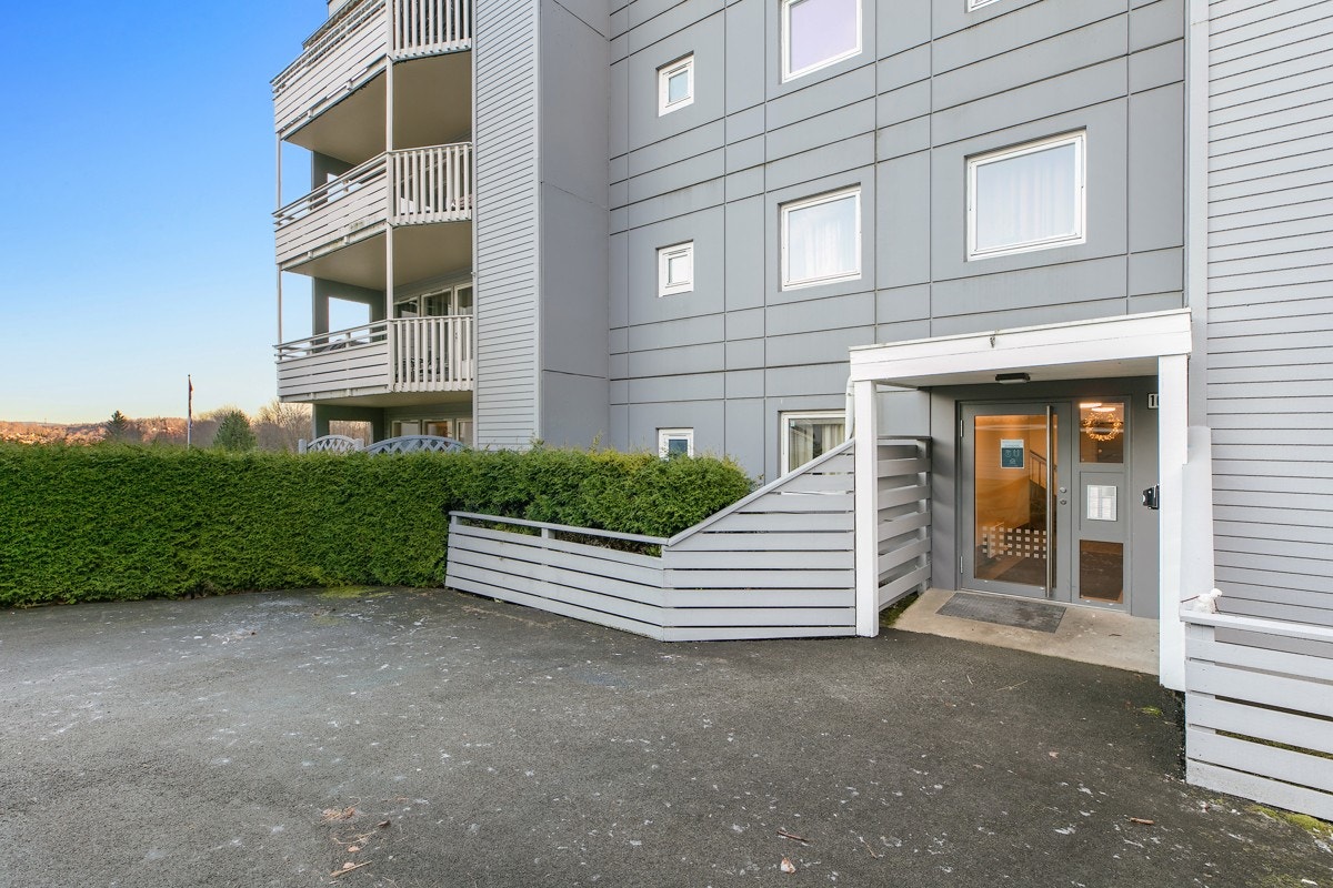 Felles inngangsparti i Haugjordet 16 Galleribilde