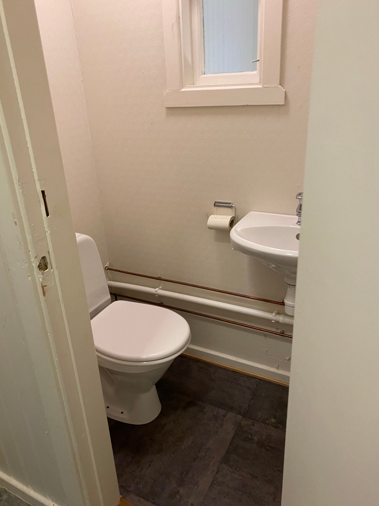 WC, rom 203 Galleribilde