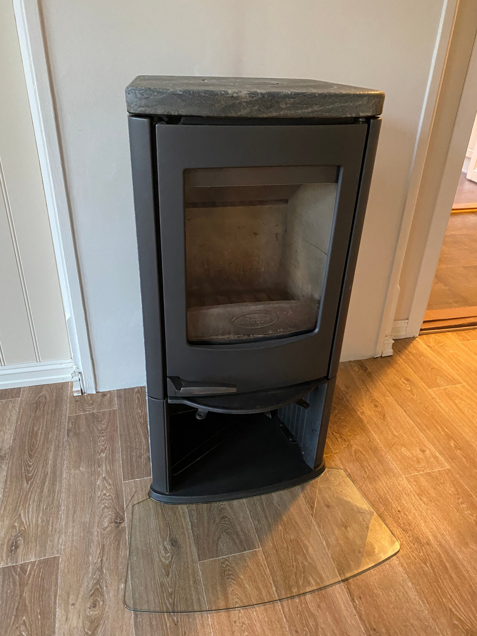 Vedovn i Stue, rom 211 Galleribilde