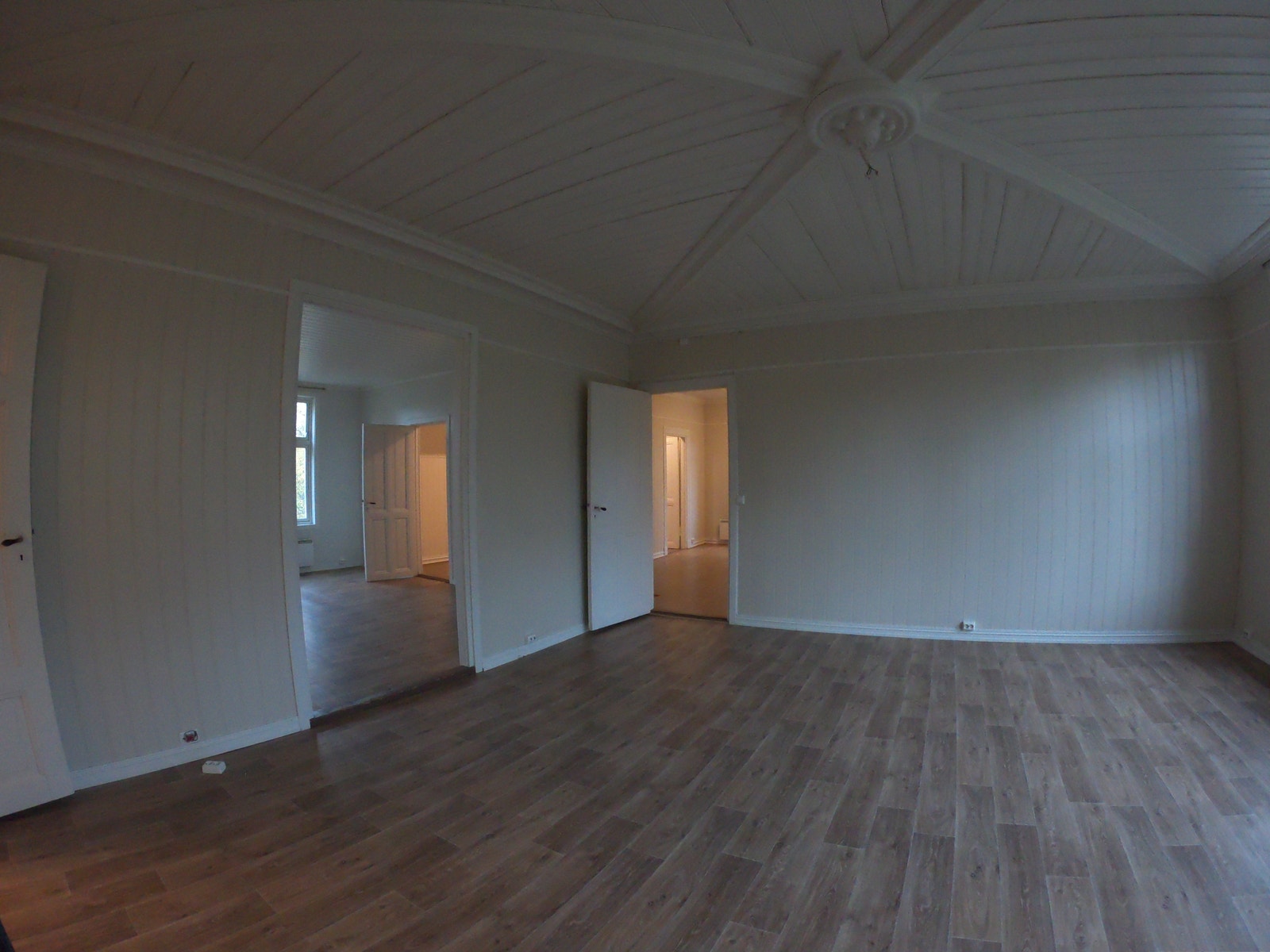 Stue, rom 211, foto med vidvinkel Galleribilde