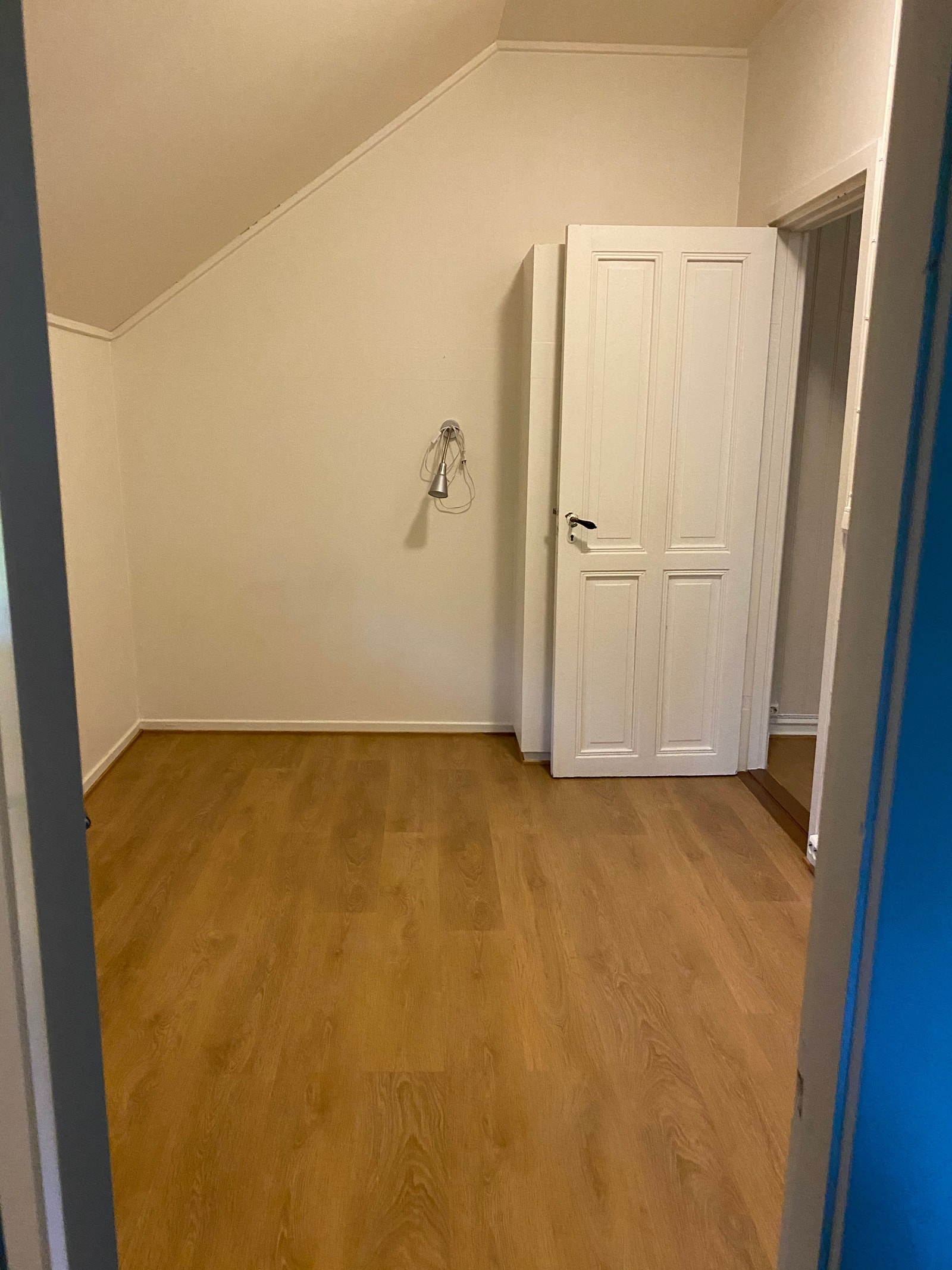 Soverom, rom 210, Galleribilde