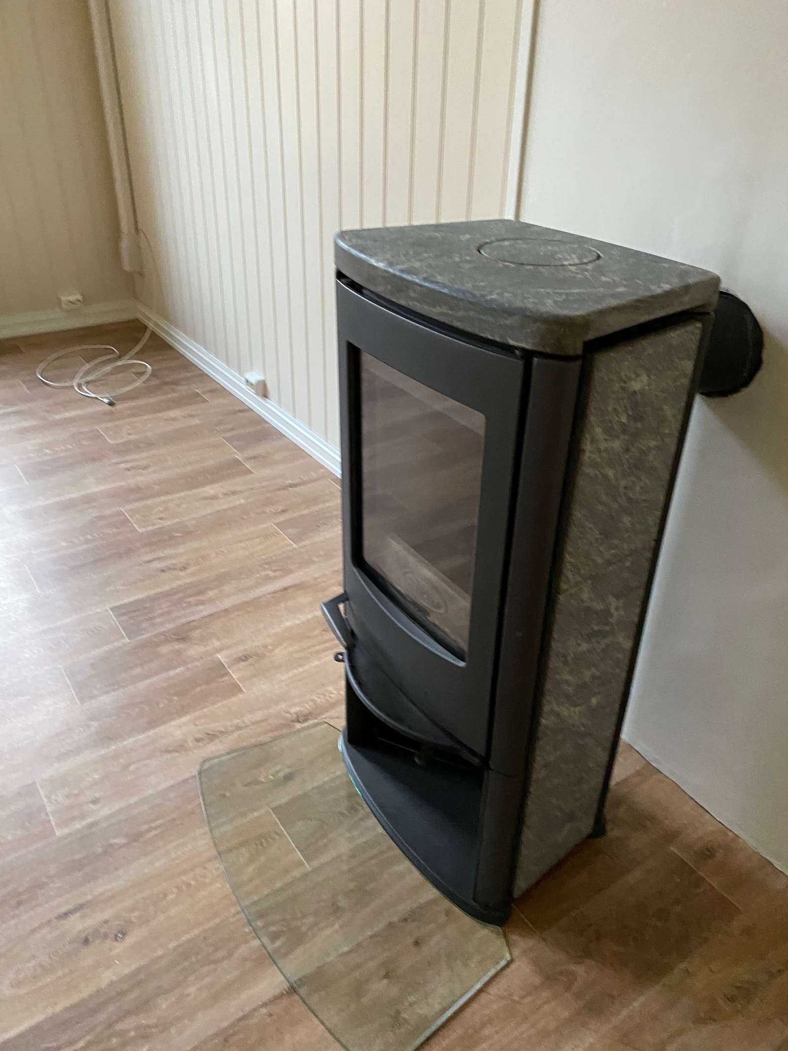 Vedovn i Stue, rom 211 Galleribilde