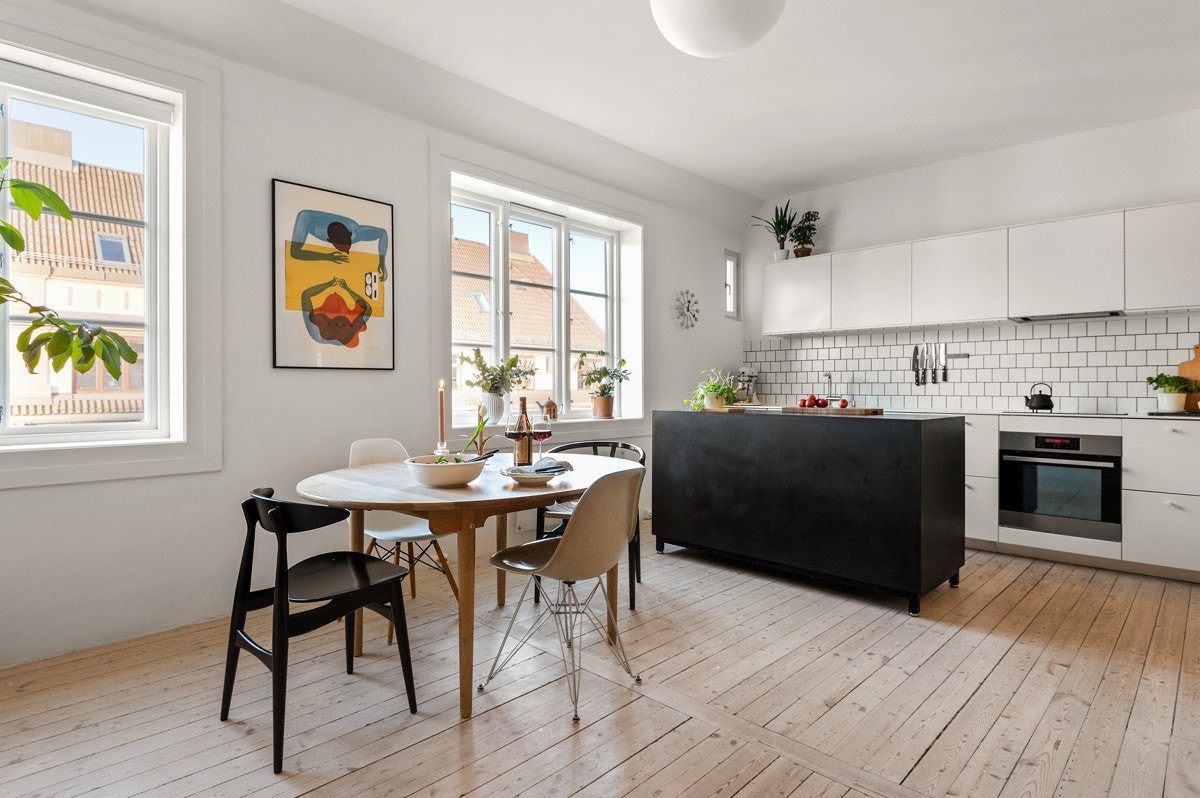 Svært gode lysforhold fra store vindusflater. Galleribilde