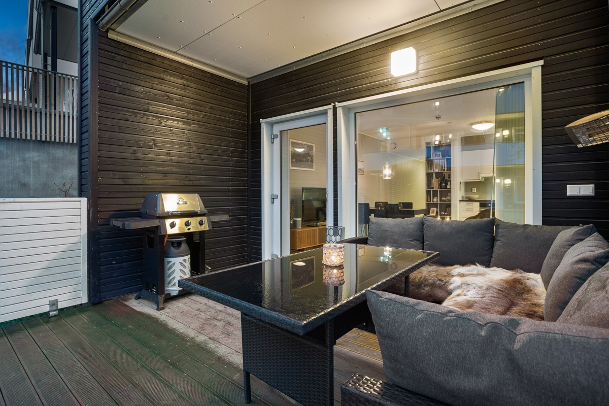 Det er god plass til både sittegruppe og grill som er optimal for koselige stunder