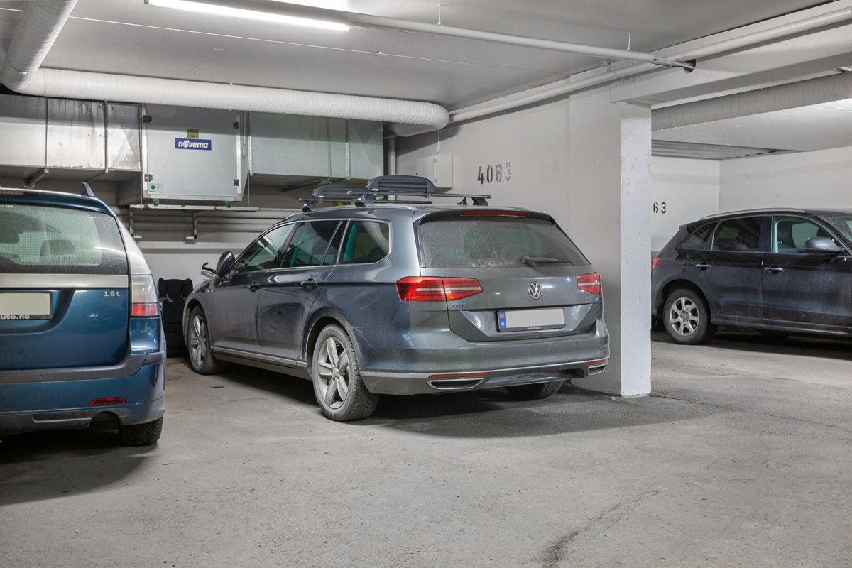 Garasjeplass Galleribilde