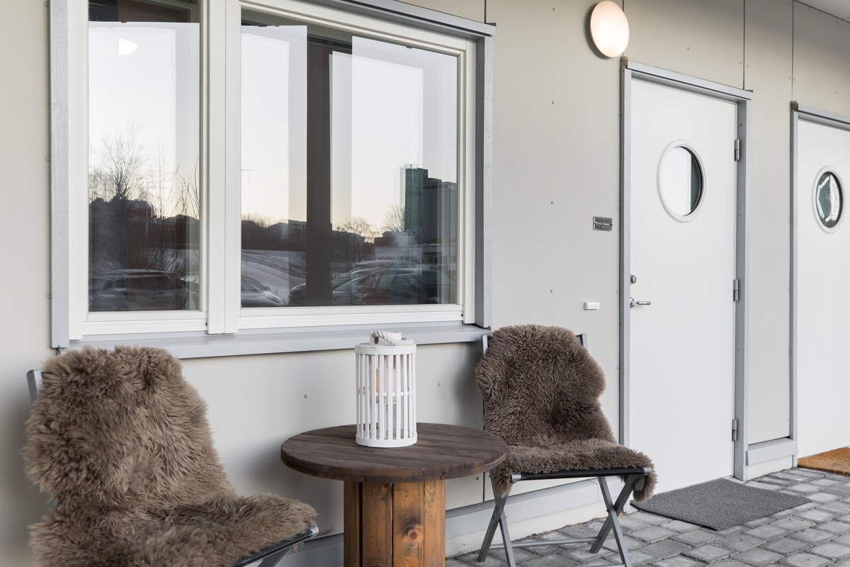 Leiligheten ligger i første etasje og har adkomst via en hyggelig svalgang. Galleribilde