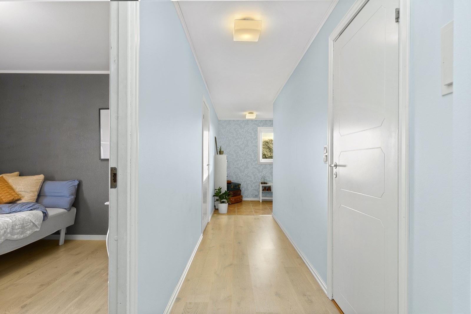 Gangen binder alle rom sammen. Bod ved inngangsdøren Galleribilde