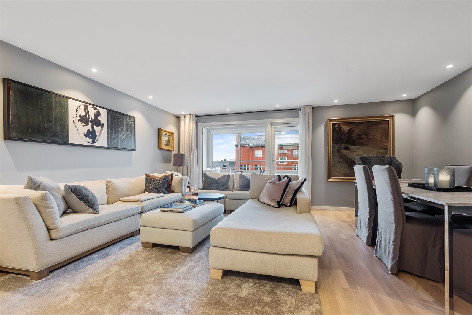 Godt med plass til stor sittegruppe Galleribilde
