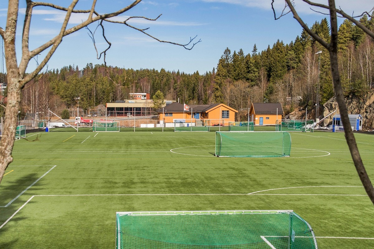 På Løvenstad er det fotballbane og skatepark Galleribilde