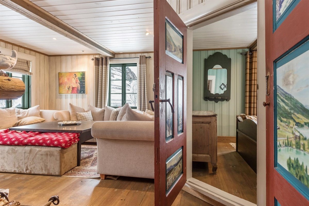 Fra stuen har man adkomst til et soverom Galleribilde