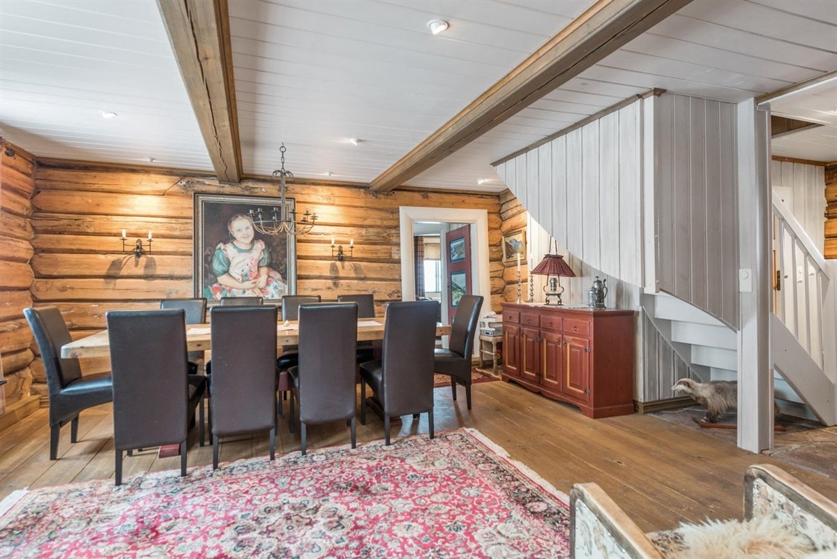 Koselig spisestue i tilknytning til kjøkkenet Galleribilde