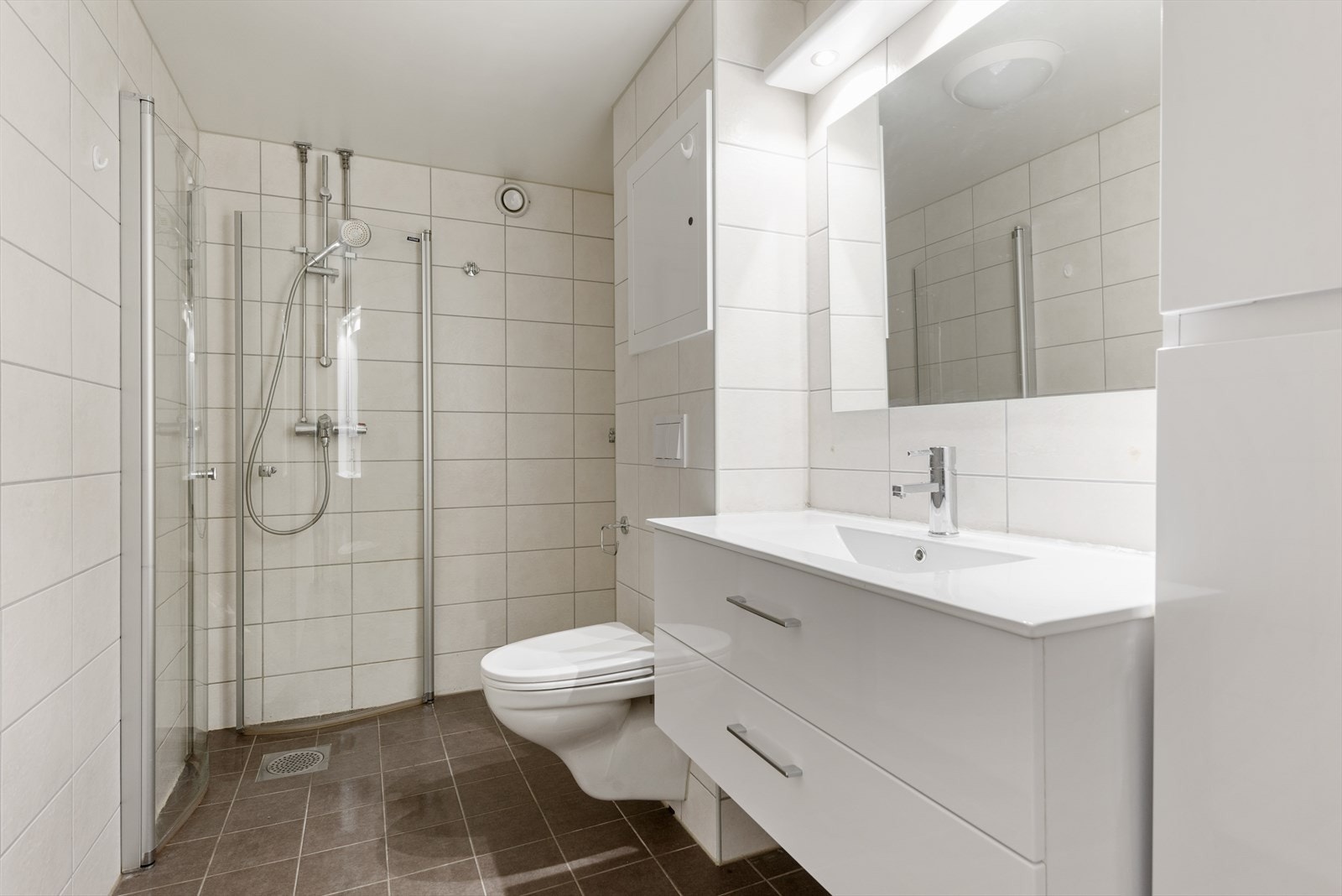 Baderommet ble oppgradert i regi av borettslaget i 2018. Galleribilde