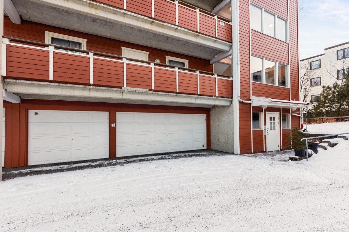 Det medfølger garasje med mulighet for å sette opp elbil lader Galleribilde