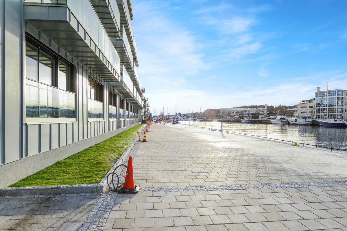 Bryggepromenaden på fremsiden er nyrenovert. Galleribilde