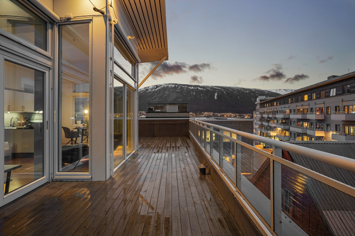 Utsikt mot Fjellheisen