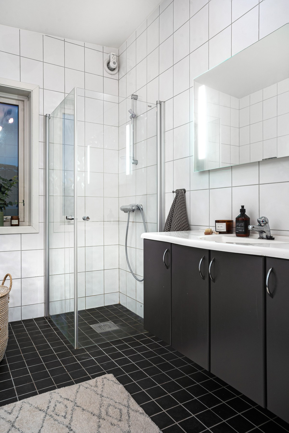 Gode oppbevaringsmuligheter i baderomsinnredning
