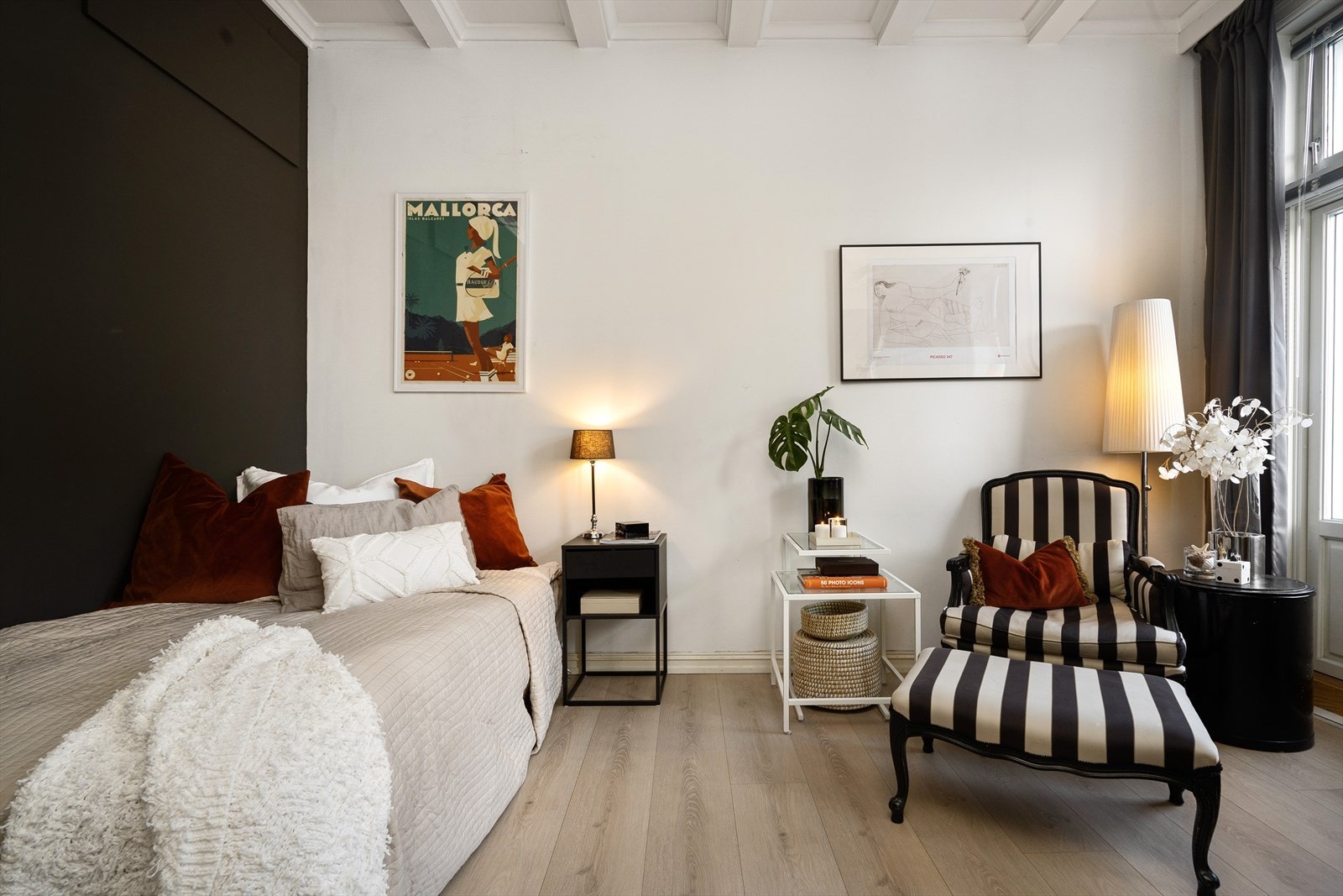 Plass til seng og sofa. Spør gjerne megler om tips til innredning. Galleribilde