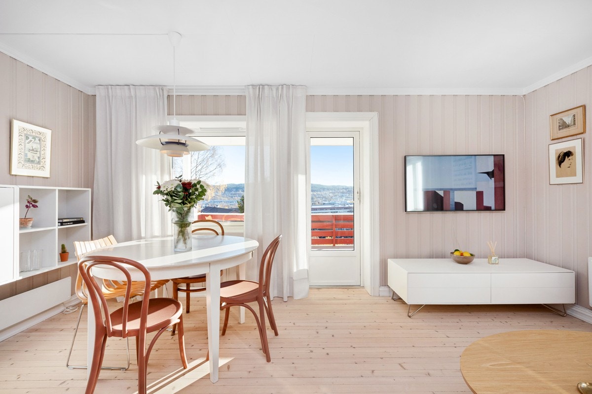 To-lags vinduer i boligen fra 2017-2019 Galleribilde