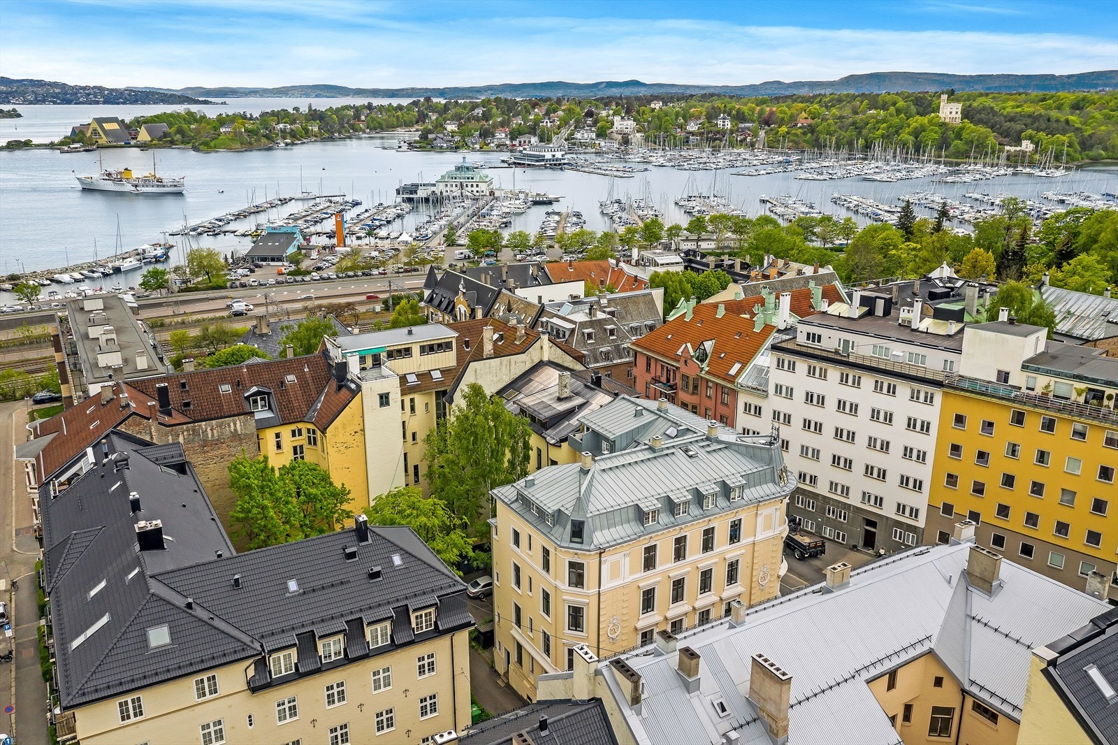 Leiligheten ligger innen kort gangavstand fra Frognerstranda og Kongen Marina Galleribilde