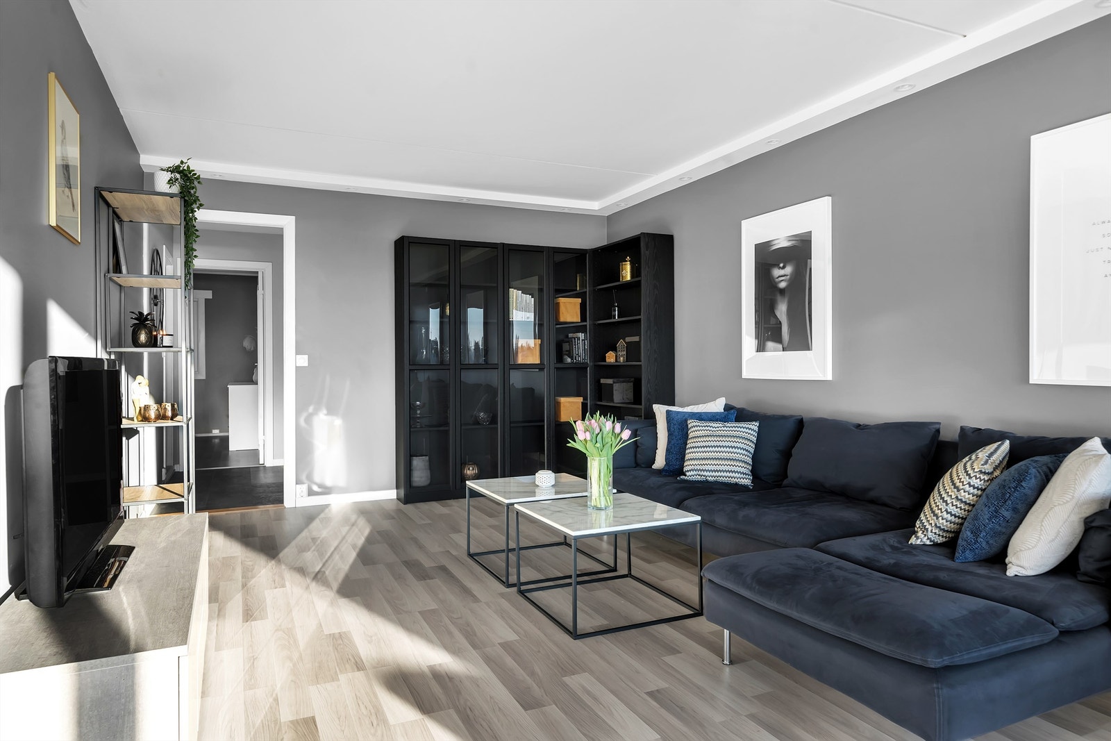 Leiligheten er malt i fine farger Galleribilde