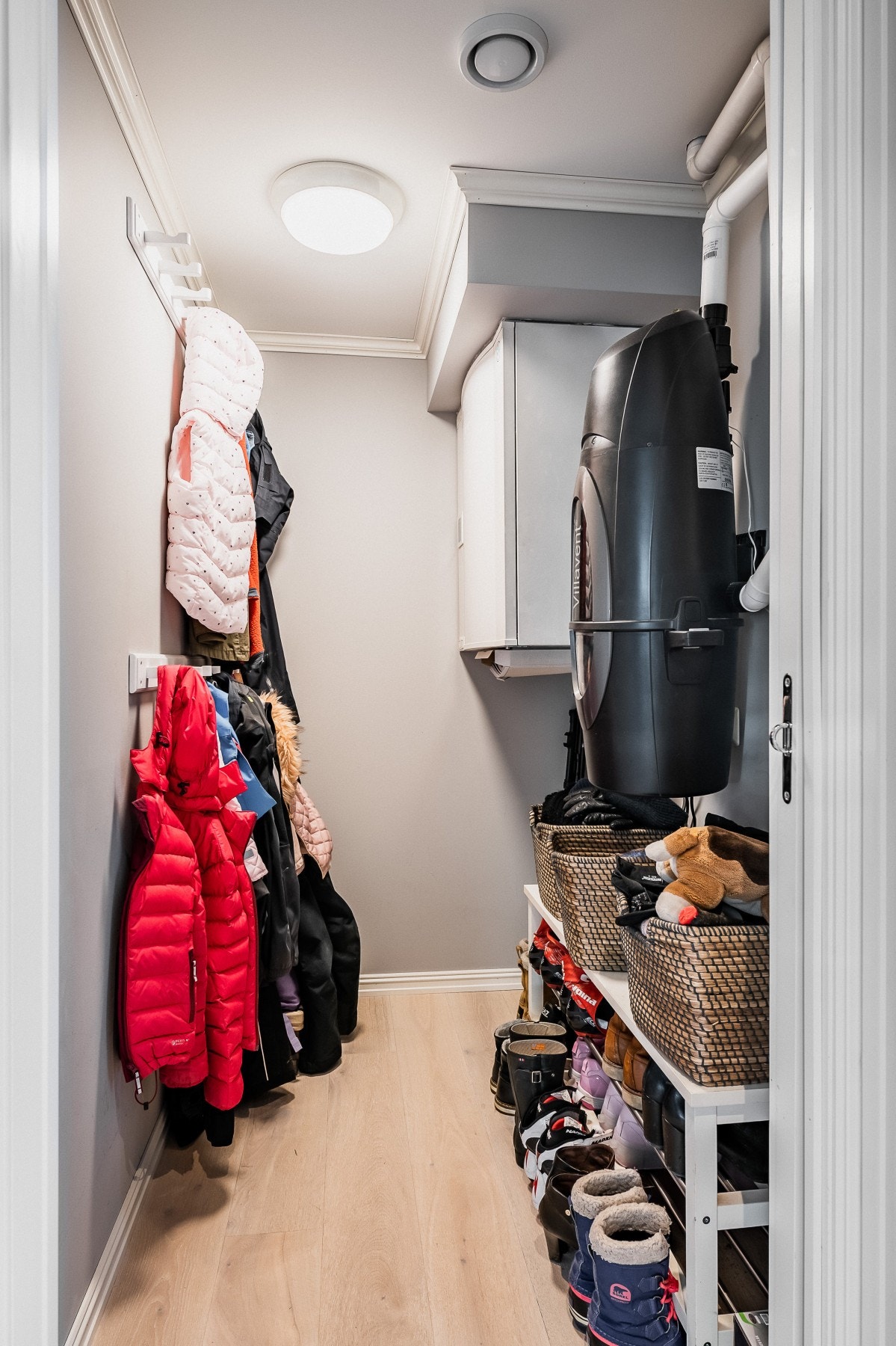 Praktisk bod/walk-in garderobe. Galleribilde