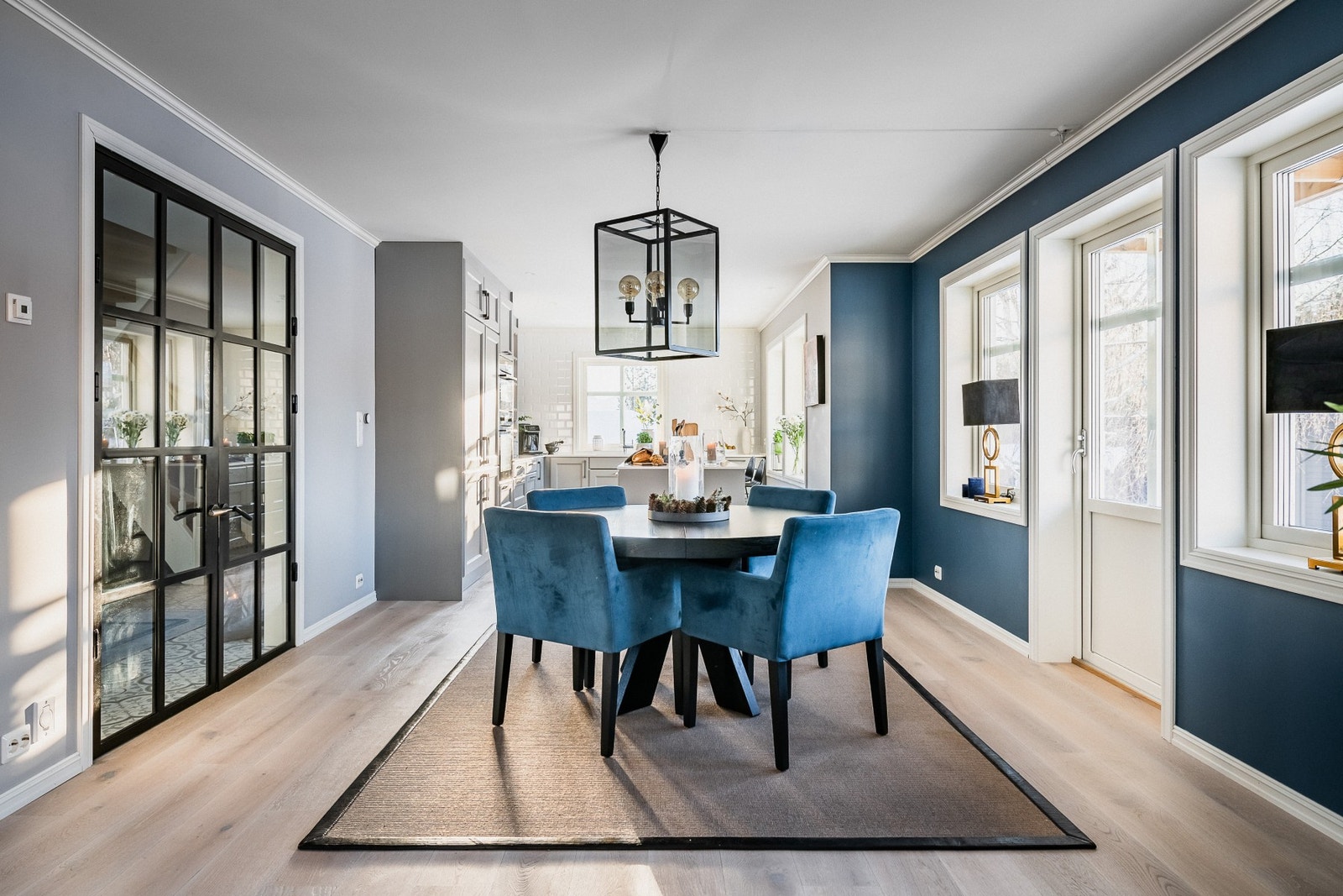 Nydelig spisestue med herlig atmosfære og vakker innredning. Galleribilde