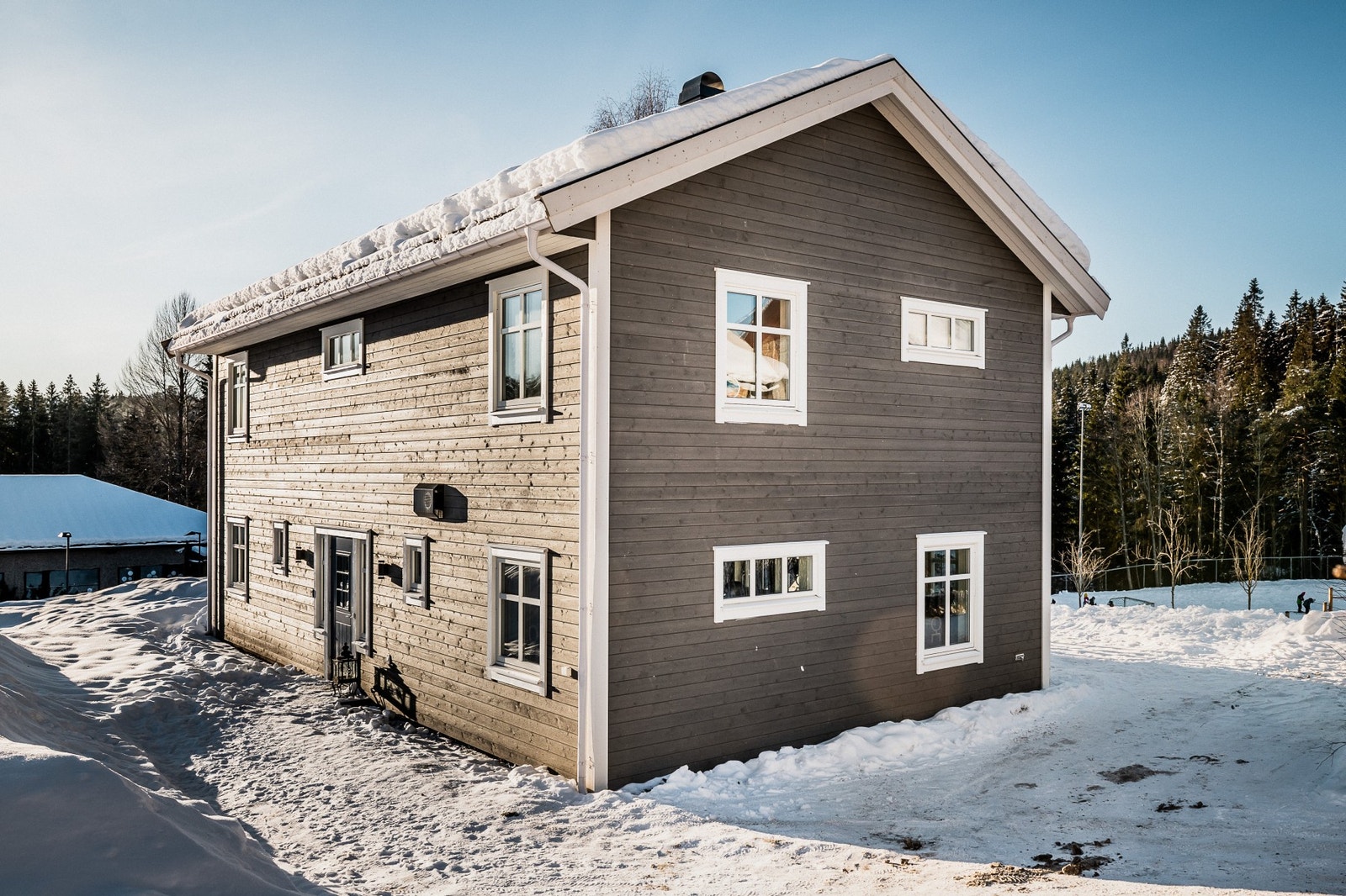 Her vil du bo i et veletablert nabolag ved Sørli på Rotnes. Galleribilde