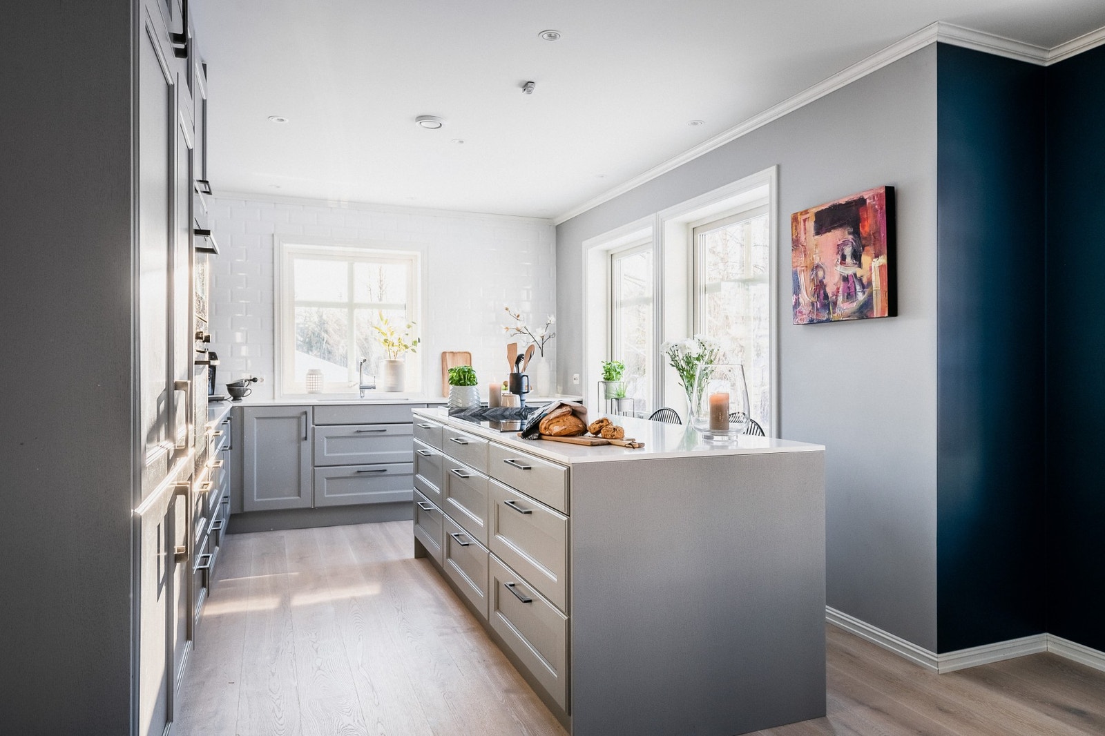 God lagringsplass i skuffer og skap. Galleribilde