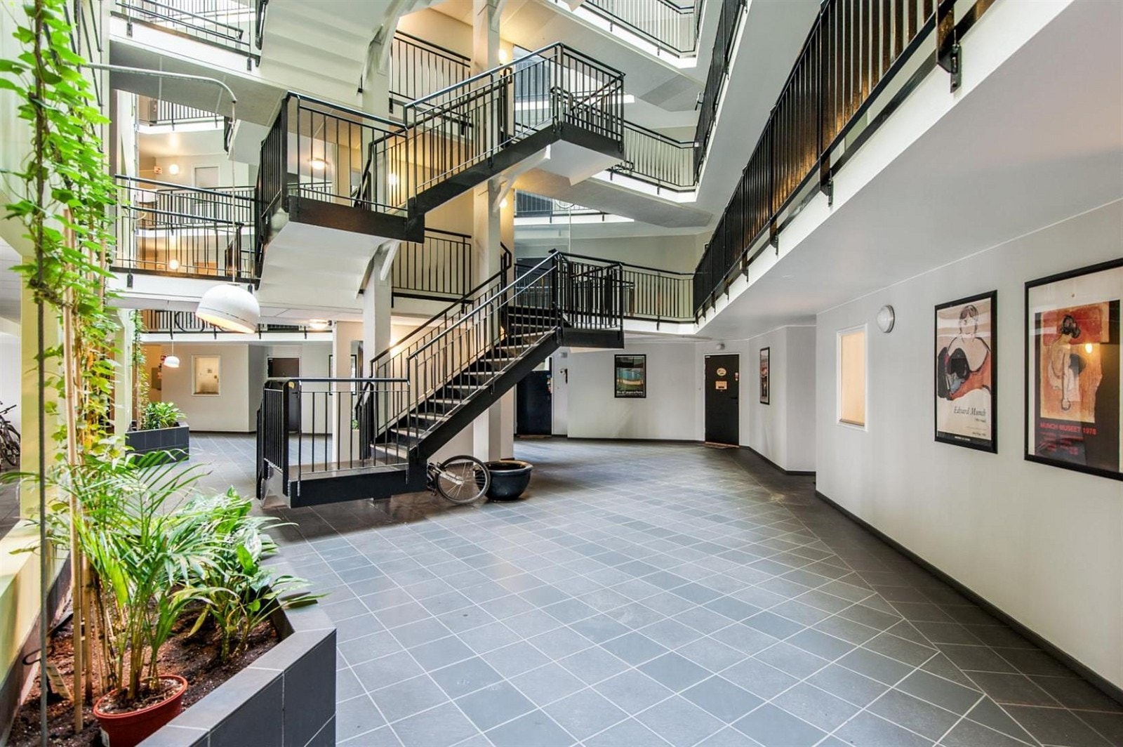 Borettslaget har en felles oppgang med heisadkomst til alle etasjer. Galleribilde