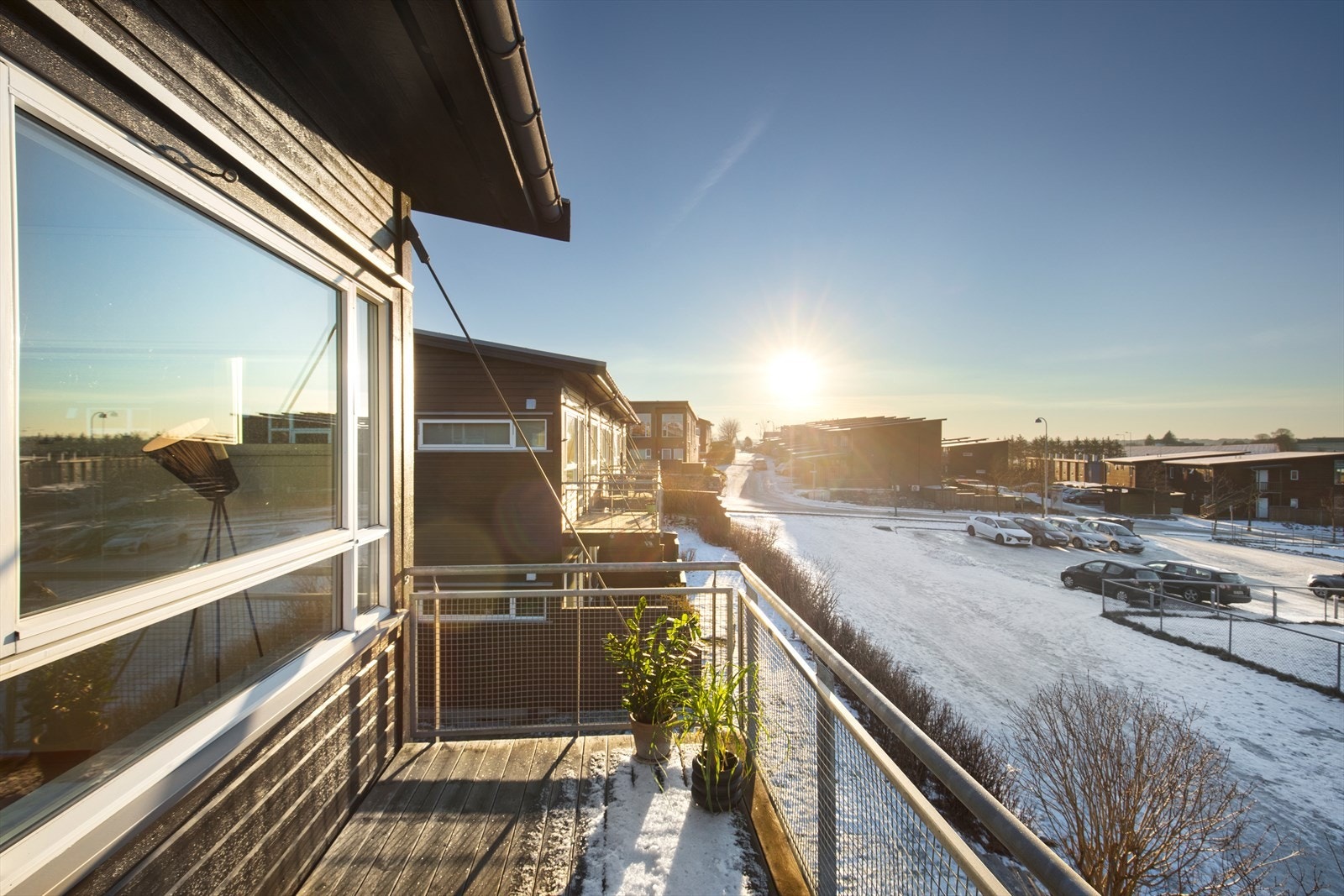 Solrik balkong med utgang fra stuen Galleribilde