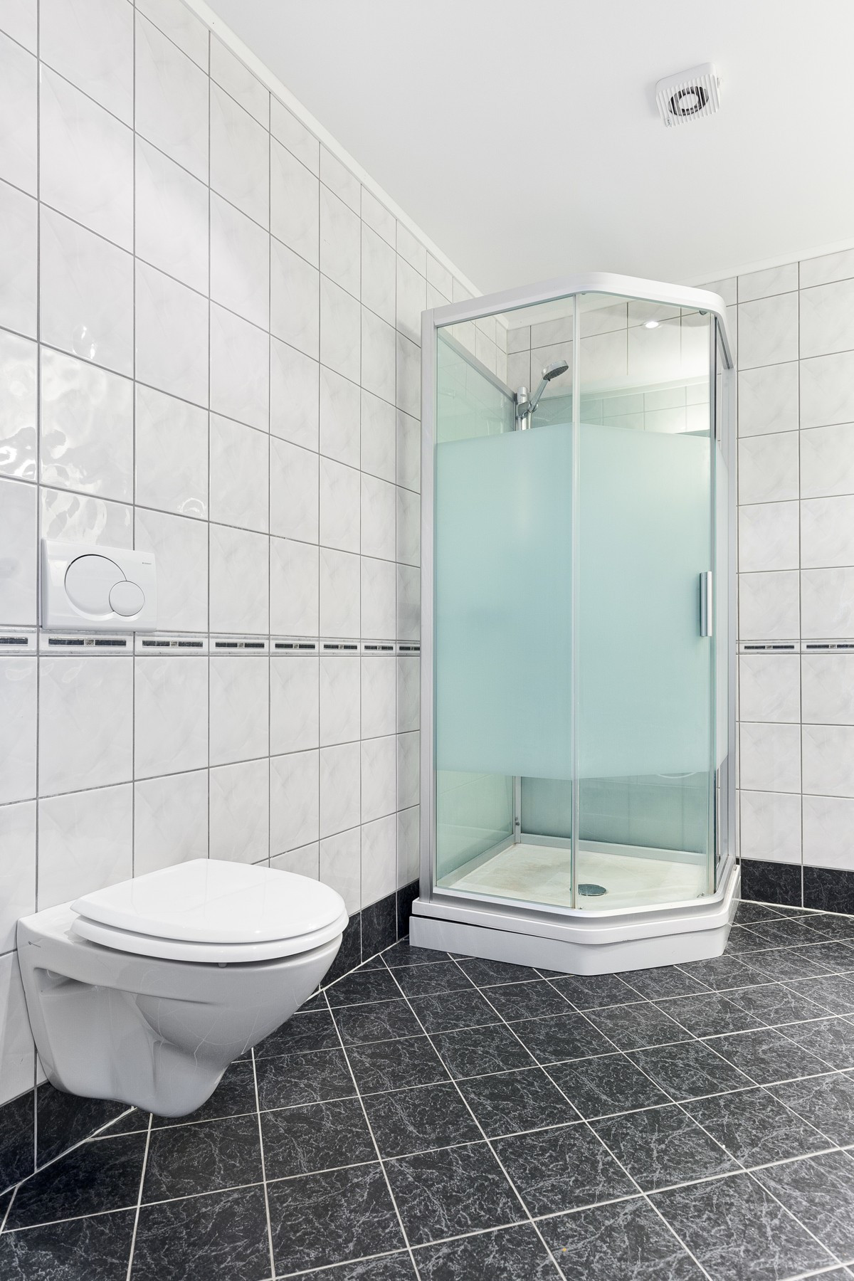 Badet har varme i gulv
