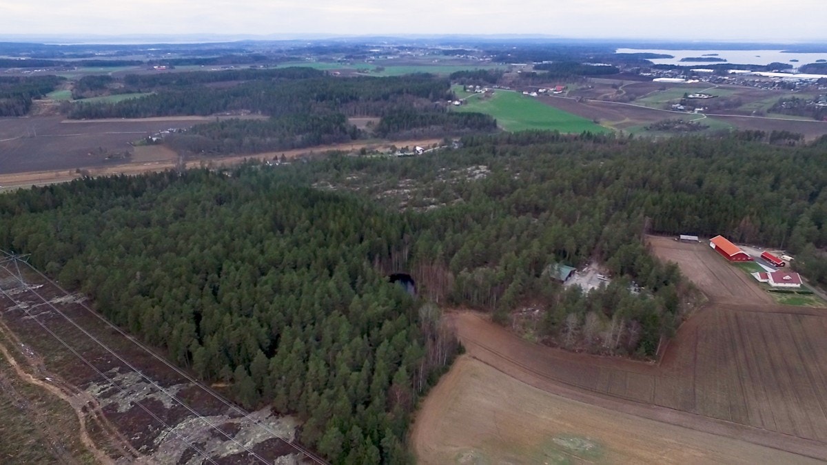 Tomtene har sydvendt beliggenhet i utkanten av boligfeltet nærmest i bilde Galleribilde