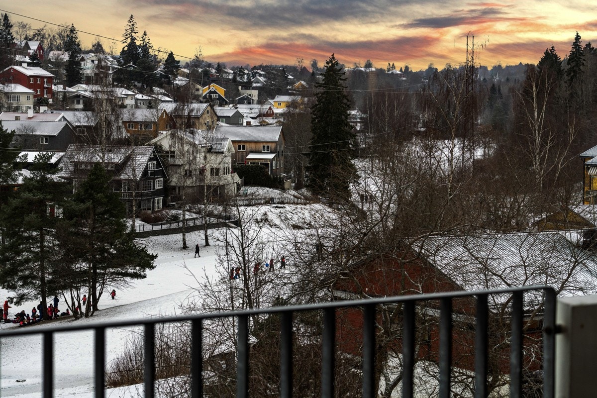 Leiligheten ligger i 4. etasje med hyggelig utsyn mot Mærradalen. Galleribilde