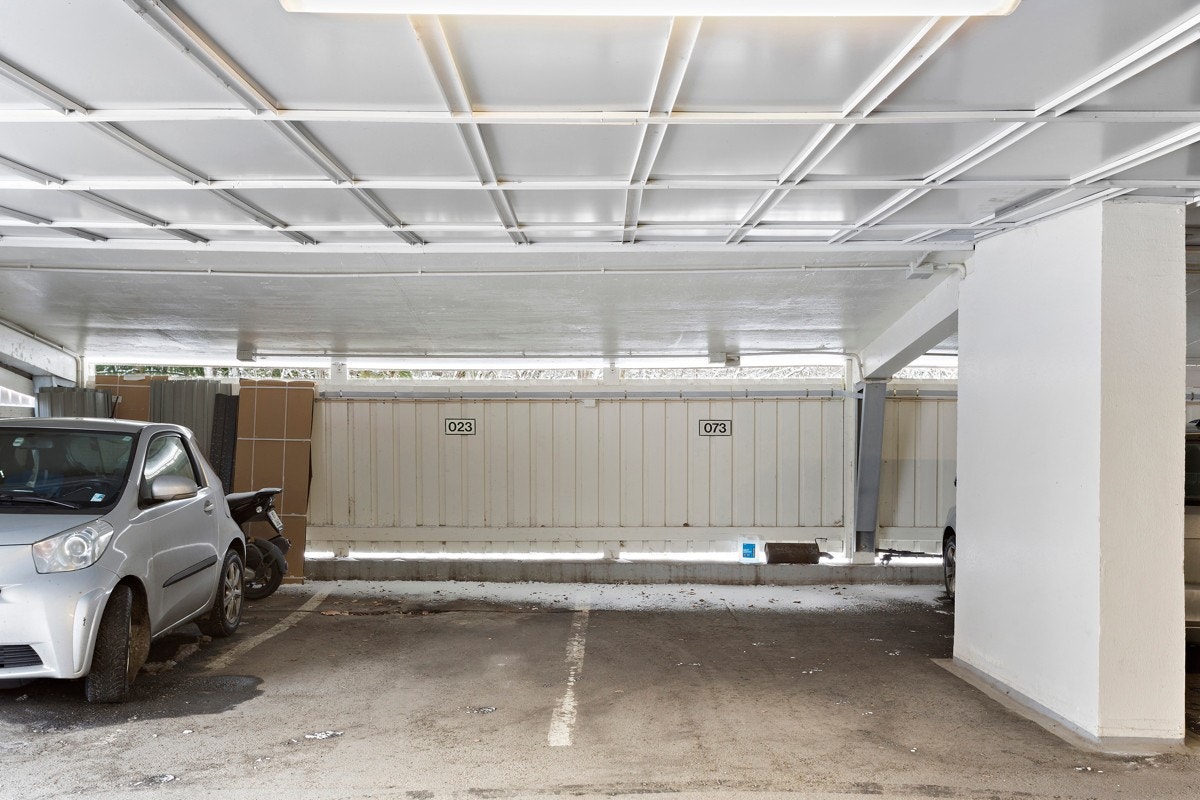 Garasjeplass med mulighet til å installere ladeboks Galleribilde