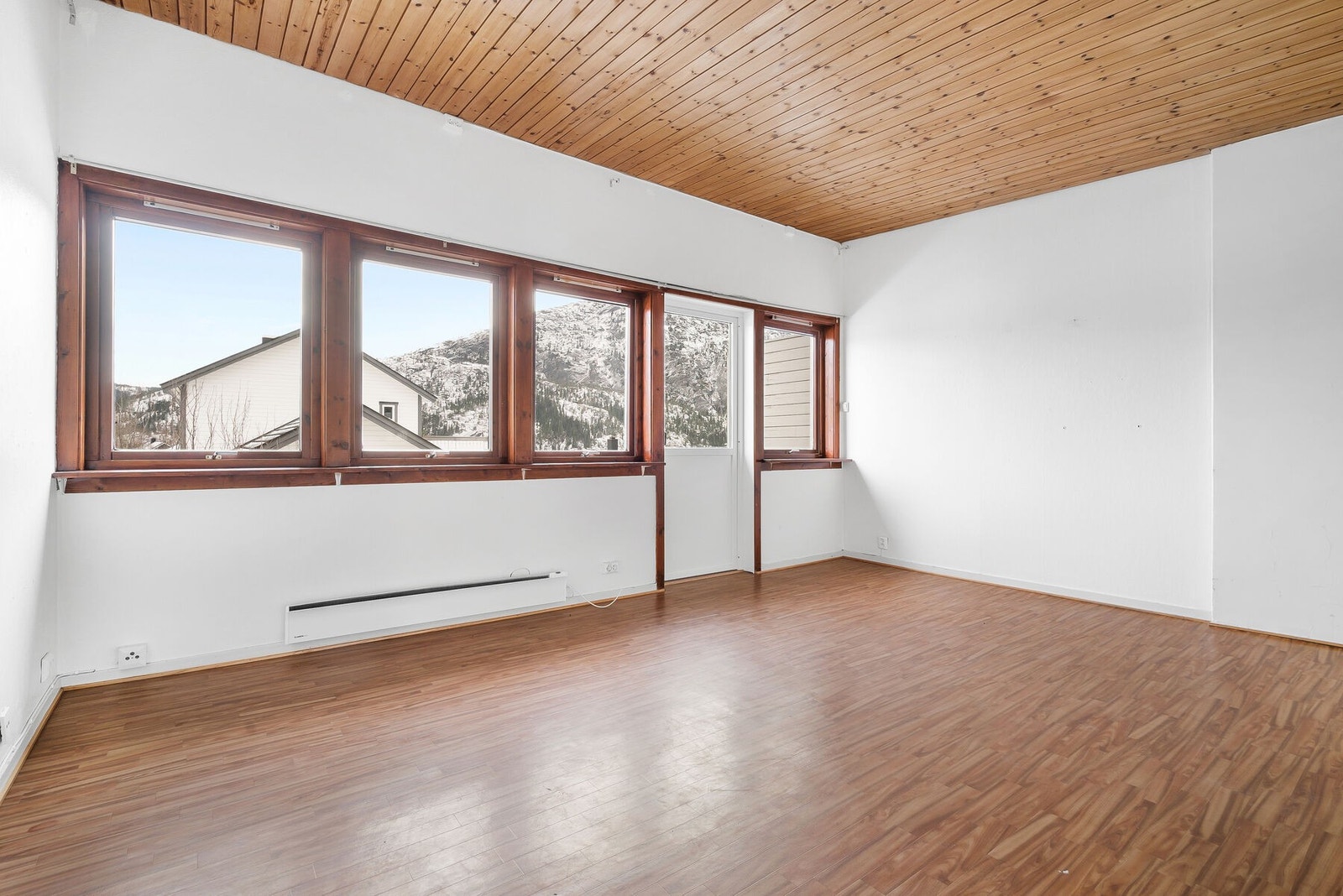 Annen stue - annen leilighet. Galleribilde