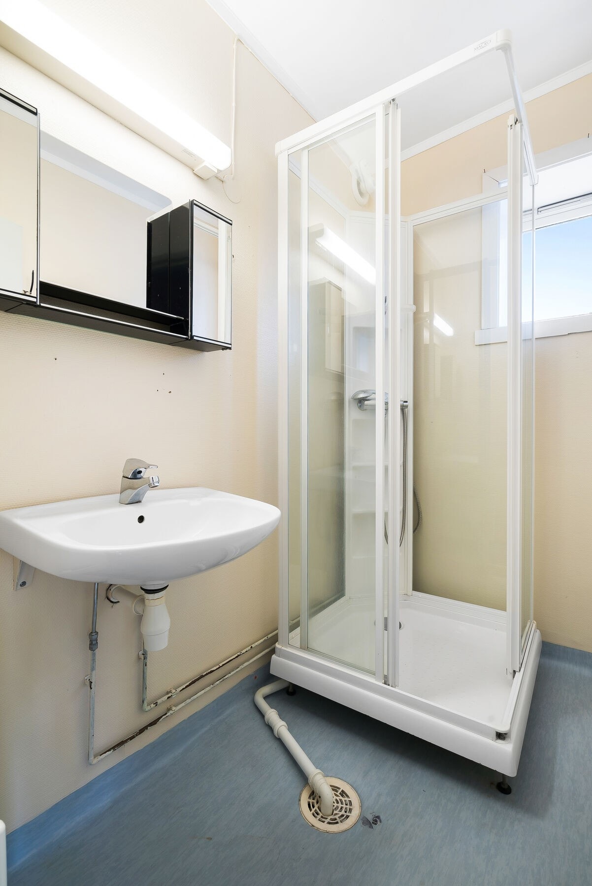 Bad i 2. etasje - annen leilighet. Galleribilde