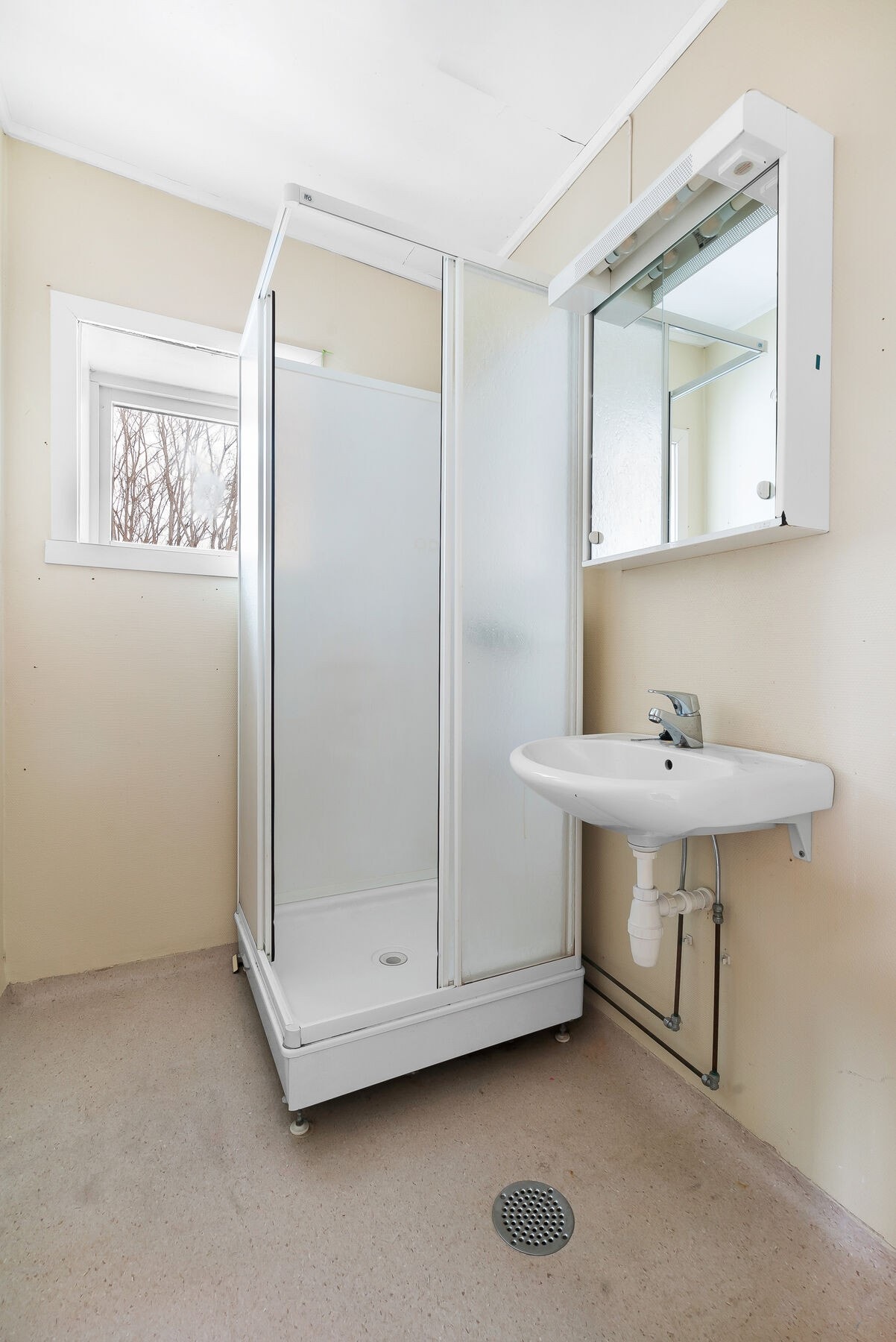 Bad i 2. etasje - annen leilighet. Galleribilde