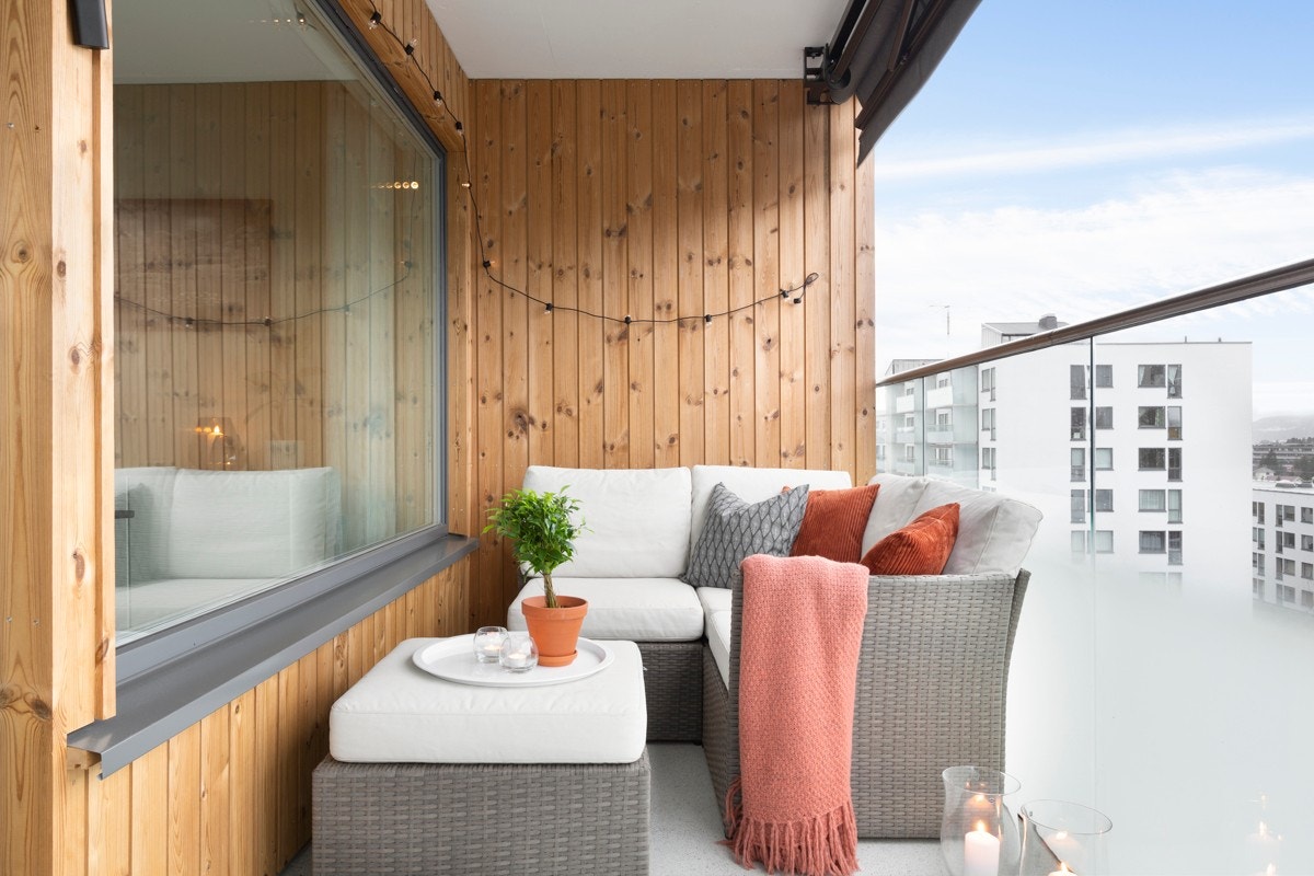 God plass til utemøblement og grill på balkongen. Galleribilde