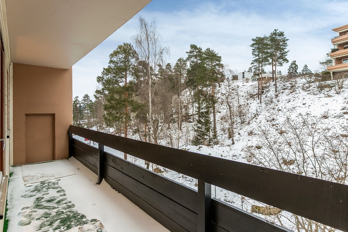 Fra hovedsoverommet er det utgang til terrasse på 8 m² med morgensol Galleribilde