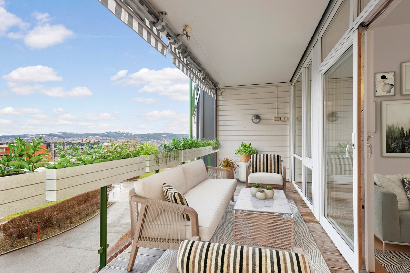 Flott uteplass med nydelig utsikt. Galleribilde