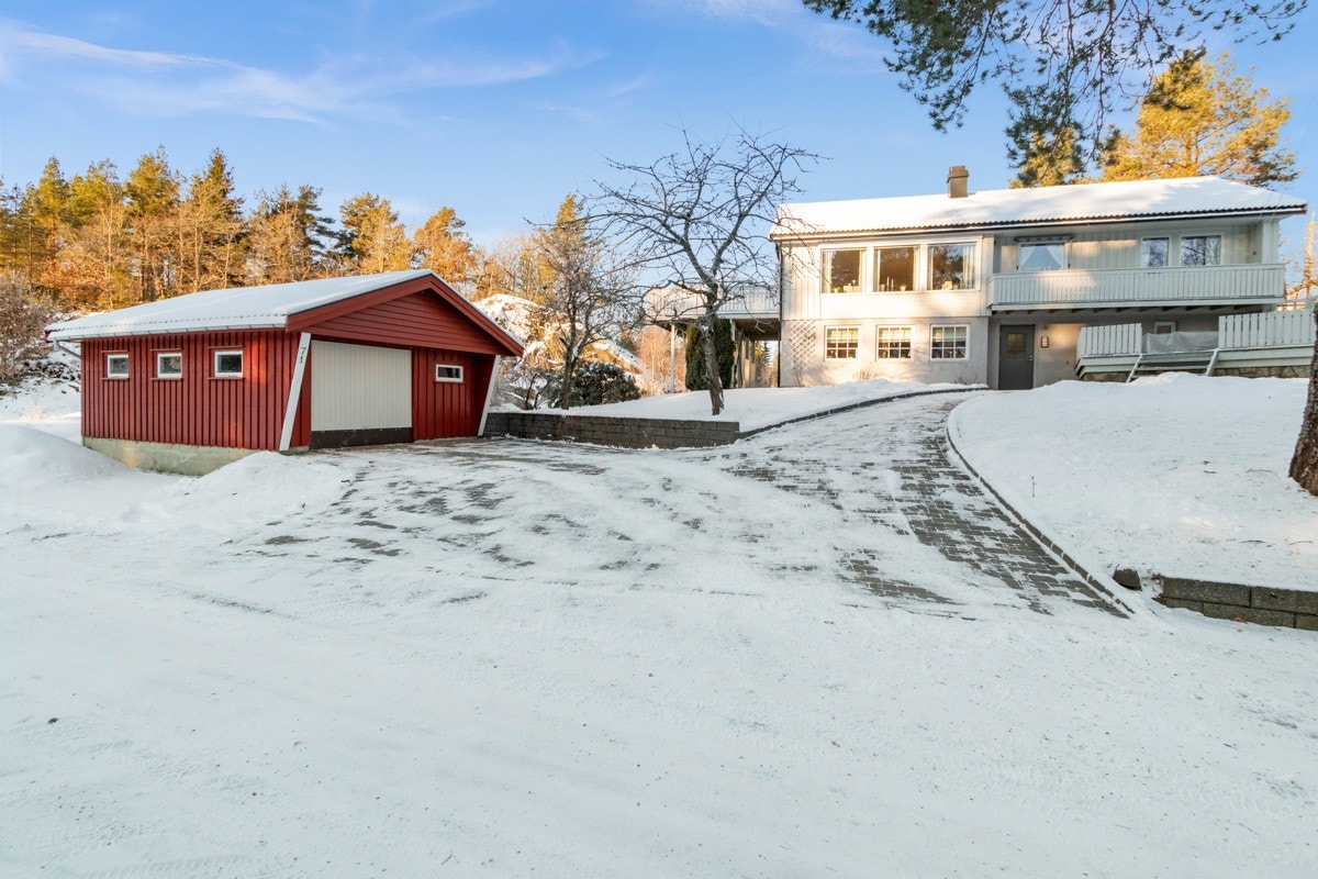 Frittstående garasje Galleribilde