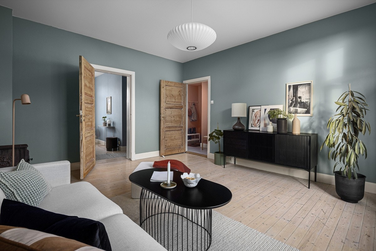 Boligen holder en god, moderne standard og akkompagneres av fine detaljer som originale dører- og gulv. Galleribilde