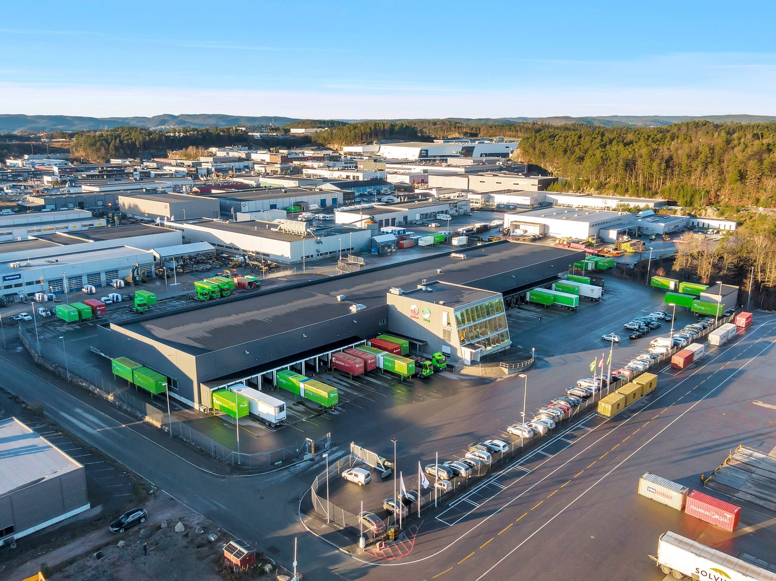 Buråsen ligger i Sørlandsparken som er Kristiansands største handels- og næringsområde Galleribilde