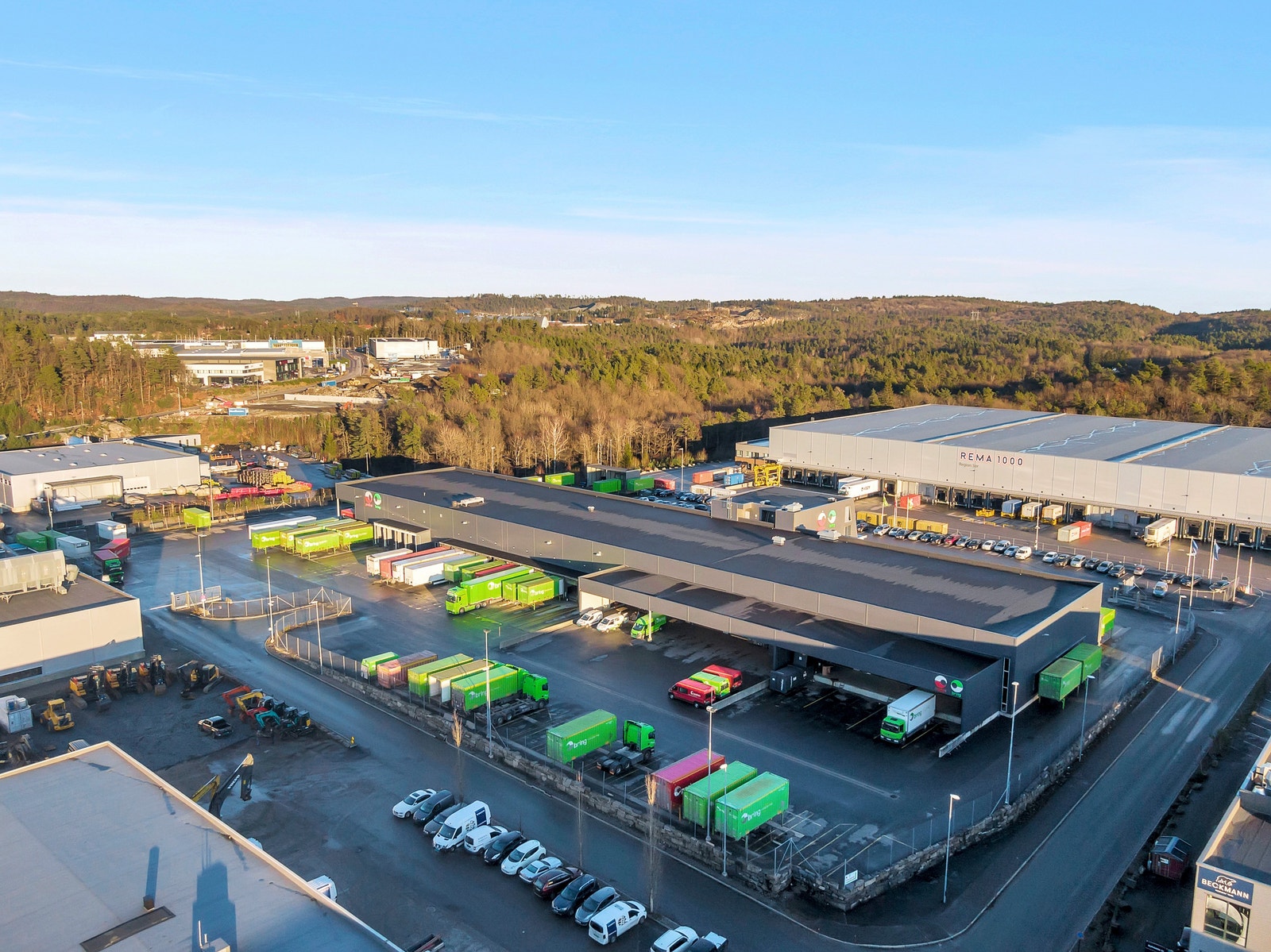 Laste/losseareal på 3 sider. Galleribilde