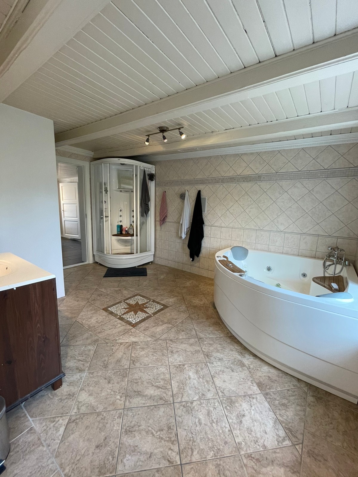 bad 1. etg Galleribilde