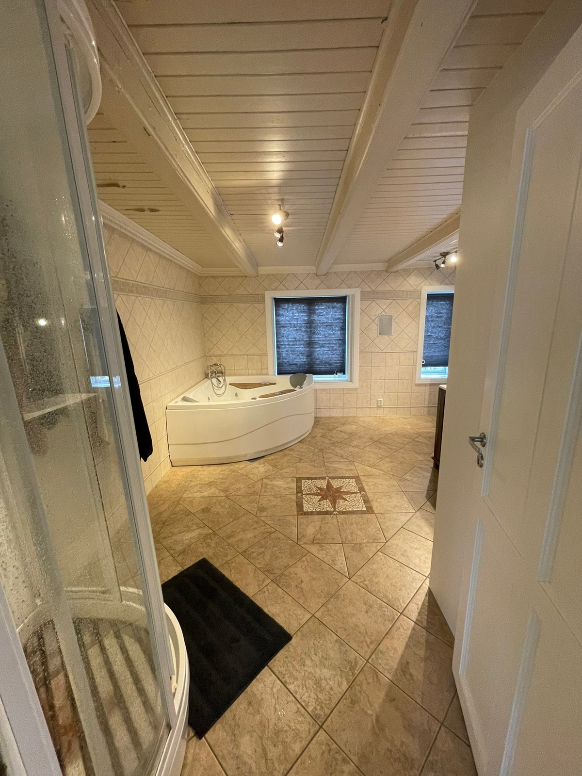 bad 1. etg Galleribilde