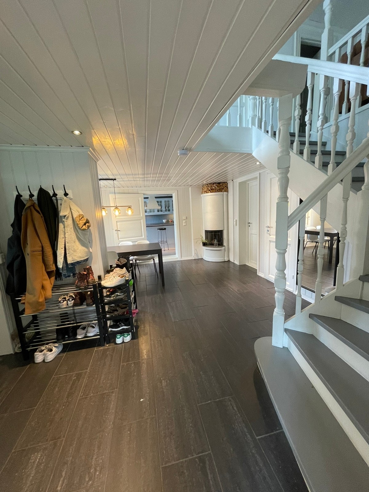 Inngangsparti mot kjøkken Galleribilde